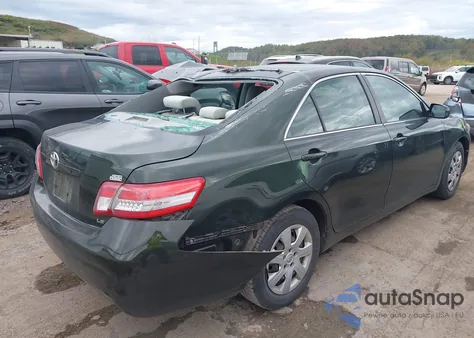 2010 Toyota Camry Le z USA, uszkodzony, nr VIN 4T4BF3EK9AR013683